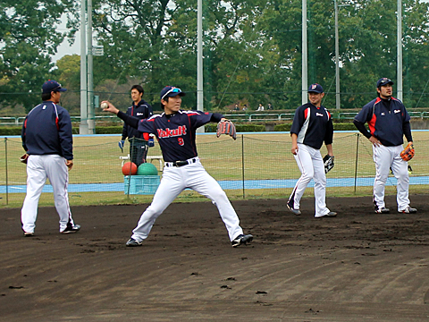 戸田球場でも秋季練習を実施