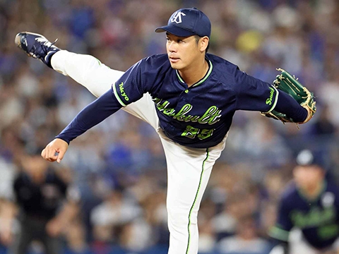 小川投手が6回2失点で試合を作る