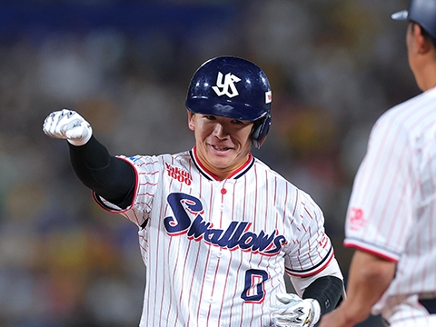 並木選手が2本のタイムリーを放つ