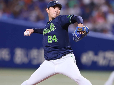 星投手が7セーブ目を挙げる