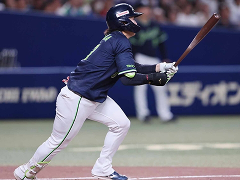 長岡選手がタイムリー三塁打を含む、4打数2安打の活躍！