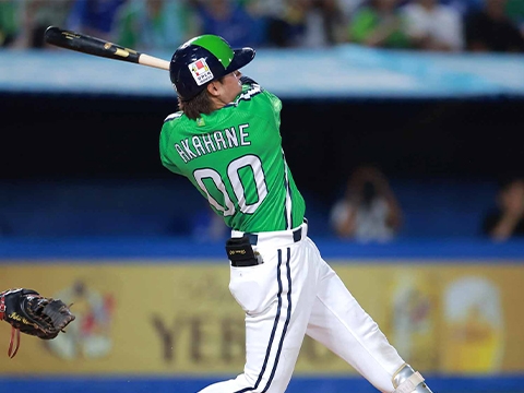 赤羽選手が逆転タイムリーを放つ！