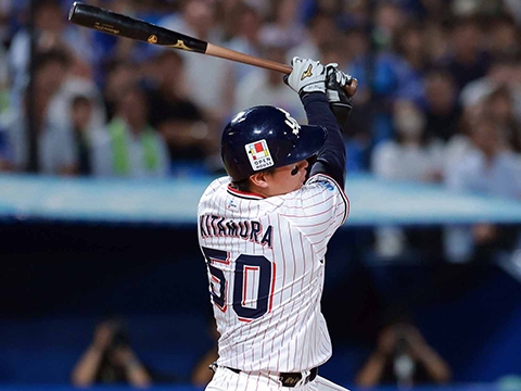 北村恵選手が決勝の逆転タイムリー二塁打！
