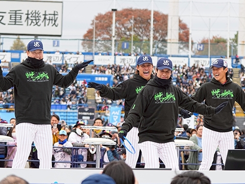 キャプテンもダンス！？