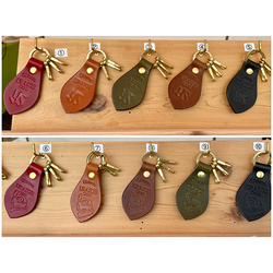 1. オリジナルレザーキーホルダー　1,500円