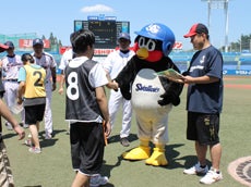 イベント後はひとりひとりにサイン入りクリアファイルをプレゼント!