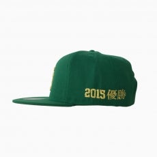 CHAMPIONS」金箔Tシャツ＆優勝「燕」漢字金刺繍キャップを受注販売し