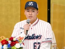 嘉手苅浩太投手