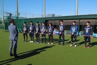 新人合同自主トレがスタート！ 「焦らず、慌てず、明るく元気に笑顔で」（池山監督）