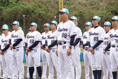【キャンプレポート】春季キャンプ初日「このユニホームを着られる嬉しさを持ち続けて」（池山監督）