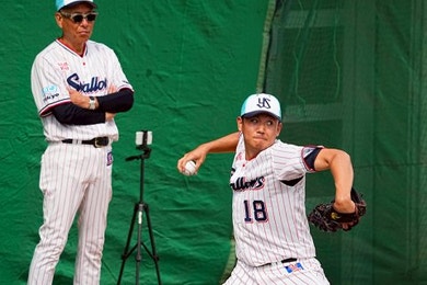 【キャンプレポート】第3クール6日目、守備面の連携を確認　池山監督がBP務める場面も