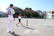 三輪氏が都内の小学校・幼稚園を訪問！約600名の児童を指導！