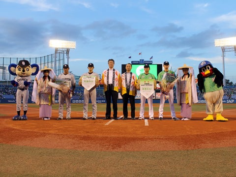 花束&記念品贈呈