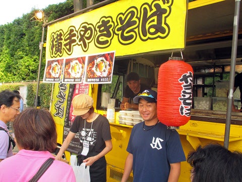 石川投手が県産品ブースへ!