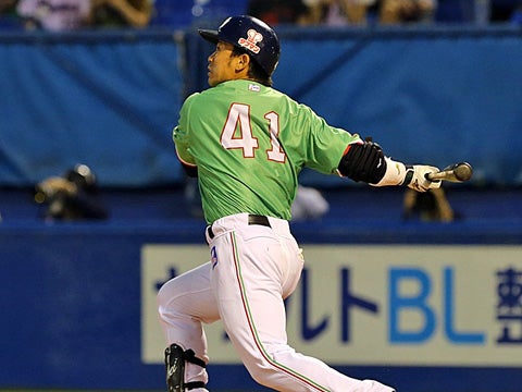 フルスイングで先制打!