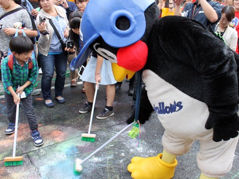 道路をピカピカに