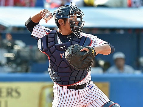 今季初マスクで盗塁阻止