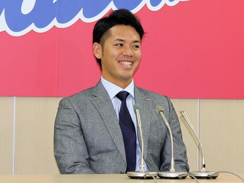 小川投手が笑顔と反省の契約更改