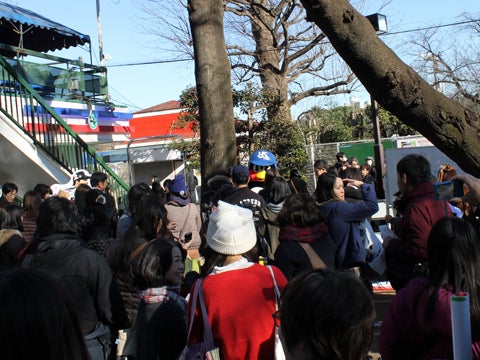 「ぷれぜんとこうかんができた」（つば九郎）