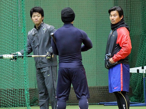 チームメイトにあいさつ