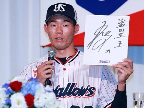 松川選手「盗塁王を目指して」