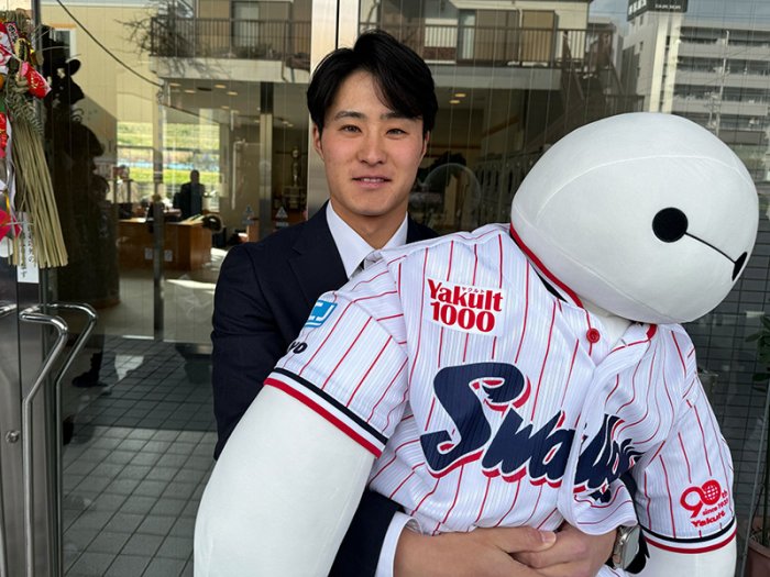 https://www-static.yakult-swallows.co.jp/upload/photo/202601/1768272886_602cabeb4b20c1f02061.jpg?auto=avif,webp&quality=90