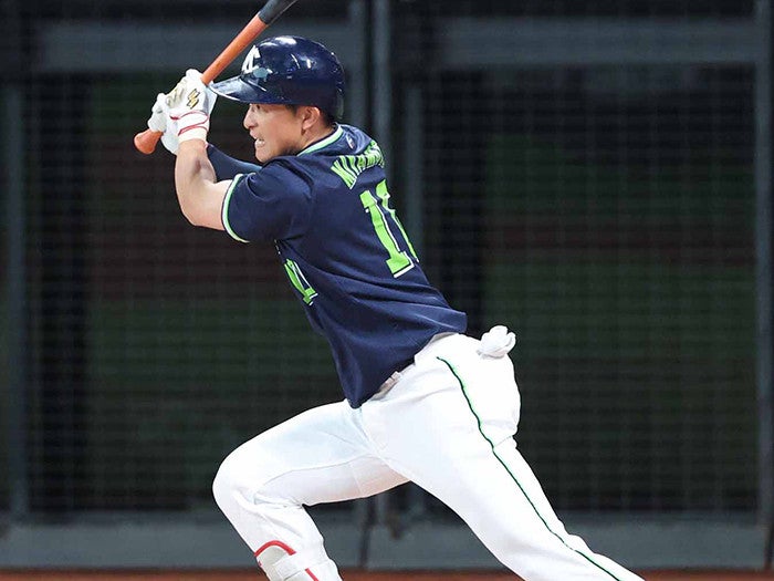 東京ヤクルトスワローズ宮本丈選手優勝記念ユニフォーム 東京ヤクルトスワローズ宮本丈選手優勝記念ユニフォーム 東京ヤクルト
