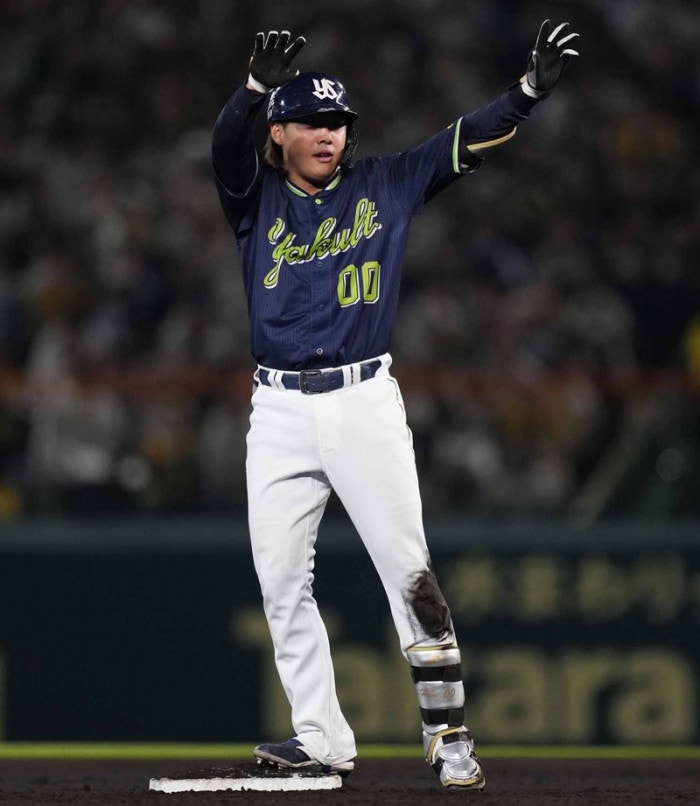 https://www-static.yakult-swallows.co.jp/upload/photo/202604/1775654456_fd4616940ec3dc5f1c83.jpg?auto=avif,webp&quality=90