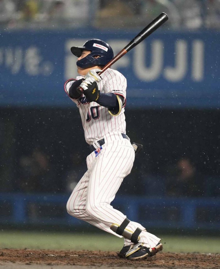 https://www-static.yakult-swallows.co.jp/upload/photo/202604/1776168632_1fa7ccc9302a72b275e4.jpg?auto=avif,webp&quality=90