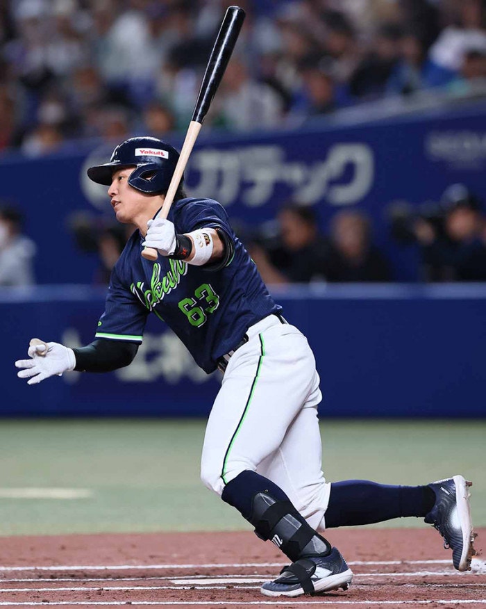 https://www-static.yakult-swallows.co.jp/upload/photo/202604/1777027346_0a926c7591fefbd27f32.jpg?auto=avif,webp&quality=90