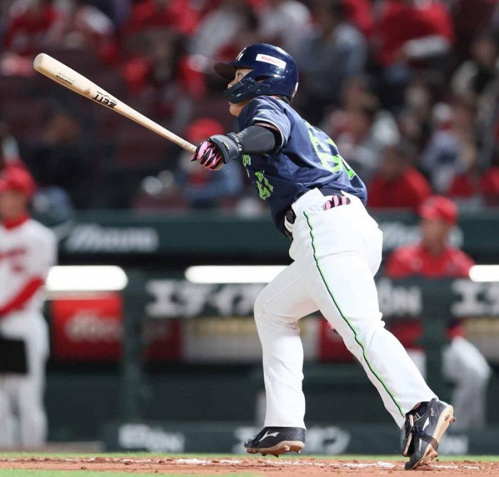 https://www-static.yakult-swallows.co.jp/upload/photo/202605/1778245422_b9a9c7eb3356815b40b6.jpg?auto=avif,webp&quality=90