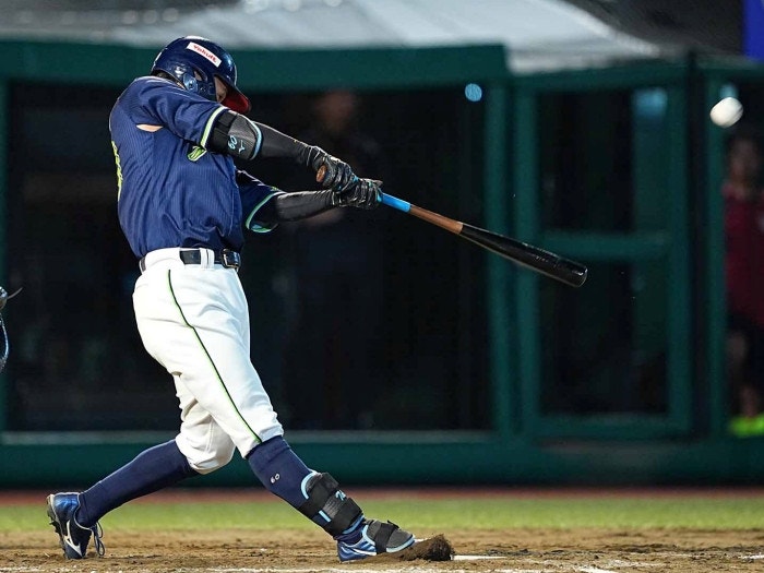 https://www-static.yakult-swallows.co.jp/upload/photo/202605/1780058132_87b663ed8bd23abcbdaf.jpg?auto=avif,webp&quality=90