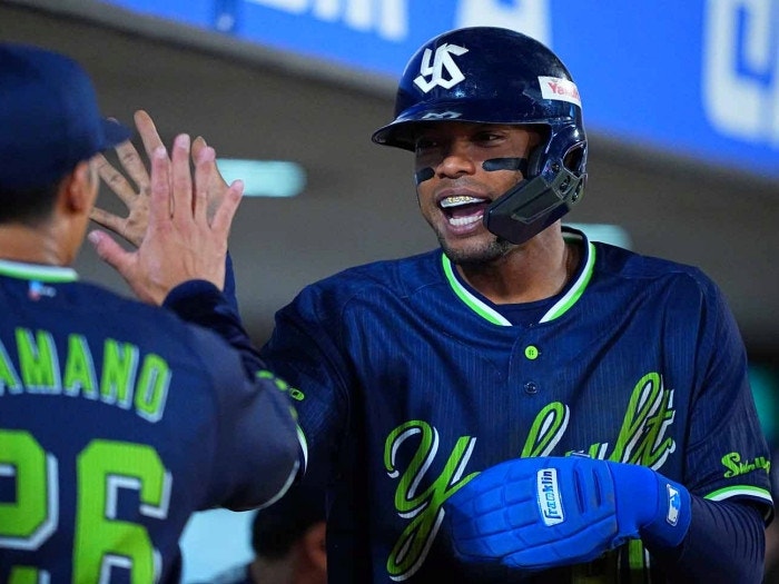 https://www-static.yakult-swallows.co.jp/upload/photo/202605/1780058151_ed3e0877eccce87137b9.jpg?auto=avif,webp&quality=90