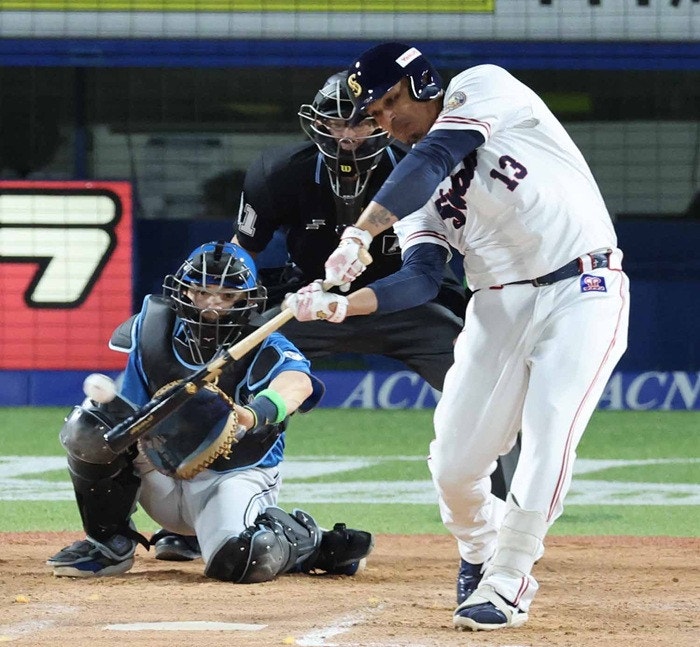 https://www-static.yakult-swallows.co.jp/upload/photo/202606/1780665213_2d766b2678fa5a9a2cc3.jpg?auto=avif,webp&quality=90