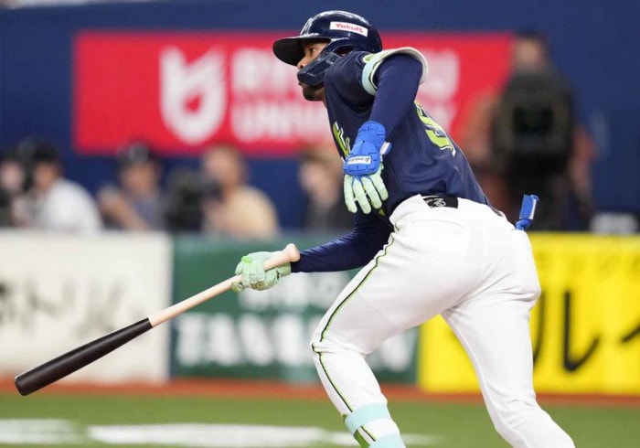 https://www-static.yakult-swallows.co.jp/upload/photo/202606/1781094389_04564cbe199baf2ede99.jpg?auto=avif,webp&quality=90