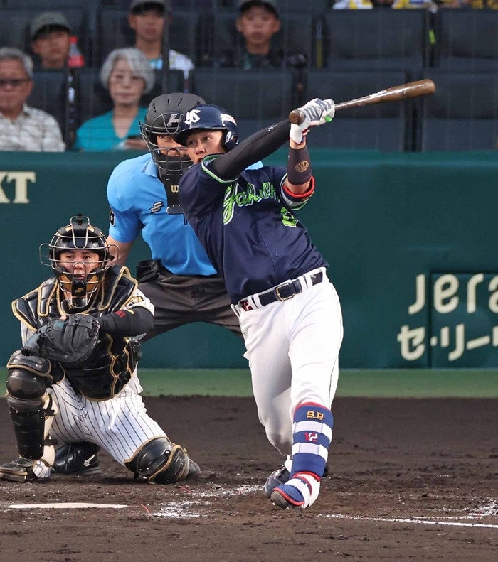 https://www-static.yakult-swallows.co.jp/upload/photo/202606/1782220336_963417a8393a941c83f4.jpg?auto=avif,webp&quality=90