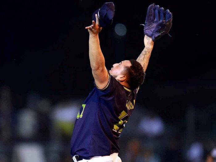 https://www-static.yakult-swallows.co.jp/upload/photo/202606/1782826585_7f3428c152b3c9fc88f8.jpg?auto=avif,webp&quality=90