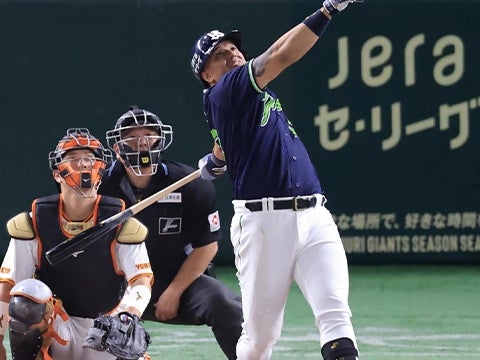 オスナ選手が17号ソロ含む2安打2打点