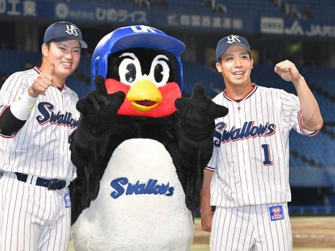 山田選手、村上選手が揃ってお立ち台へ