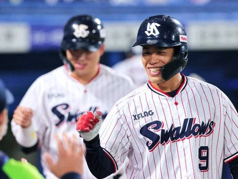 塩見選手が6号2ラン