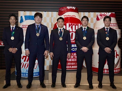 ヤクルト本社へWBC優勝を報告