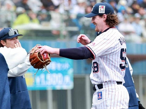 バウマン投手が1回無安打無失点のピッチング