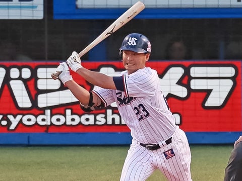 青木選手が初回のタイムリー含む猛打賞