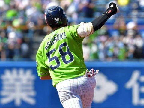 長岡選手が4号3ラン！