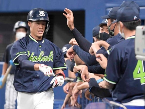 塩見選手が先制の14号ソロ