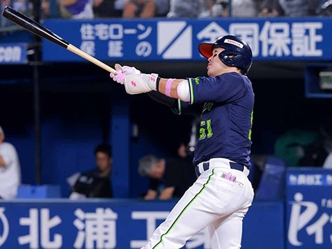 濱田選手が先制の2号ソロを含む猛打賞で8試合連続安打を記録！