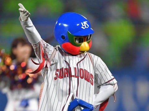 トルクーヤが球場を盛り上げる