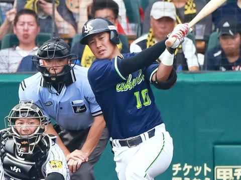 荒木選手が一時逆転の2点タイムリー三塁打