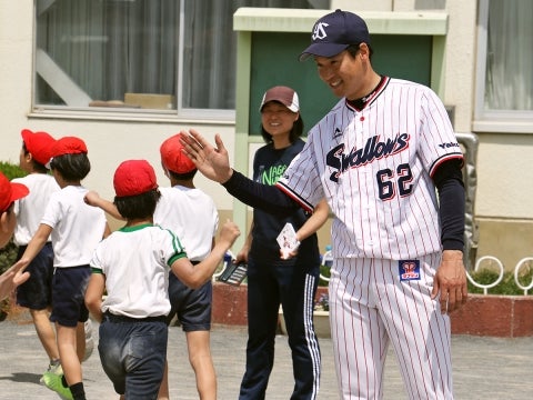 徳山氏が八王子市立長沼小学校で投げ方指導！