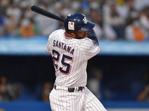 サンタナ選手が先制タイムリー